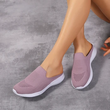 Yaz sandalet yumuşak tabanlar taşınabilir Sneakers yürüyüş ayakkabısı düz tabanlar kadınlar için nefes ayakkabı yaşlı anneler için